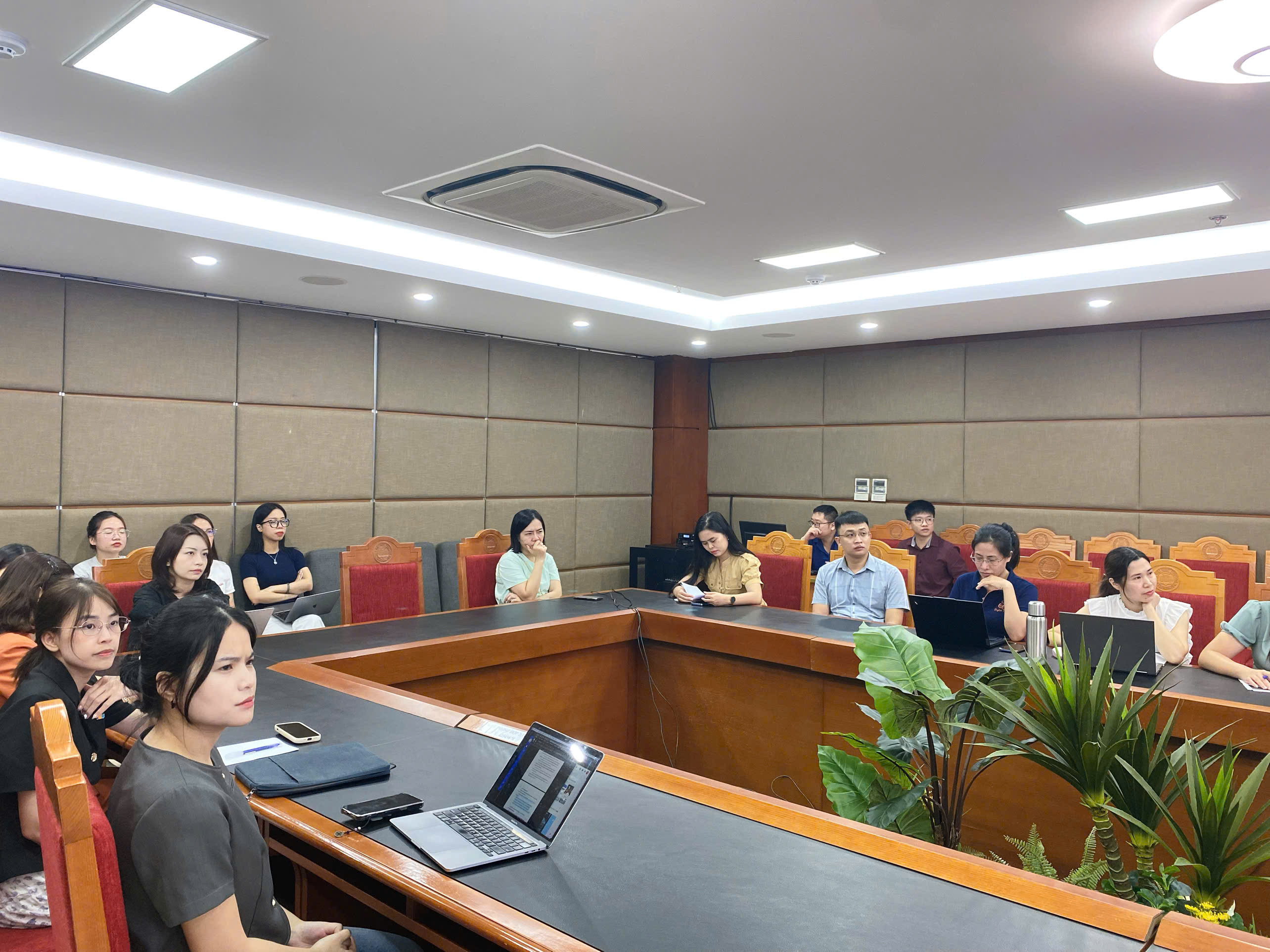 Xuất bản quốc tế: Tổng kết kinh nghiệm thực chiến cho nhà nghiên cứu trẻ